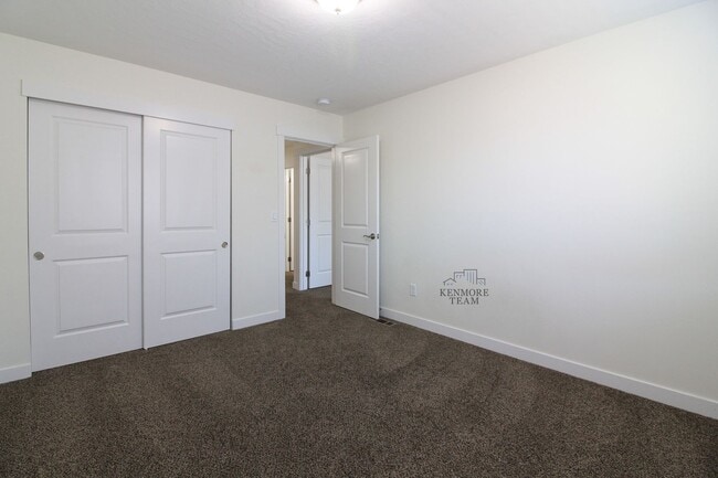 Building Photo - 1105 S Cedar Pl