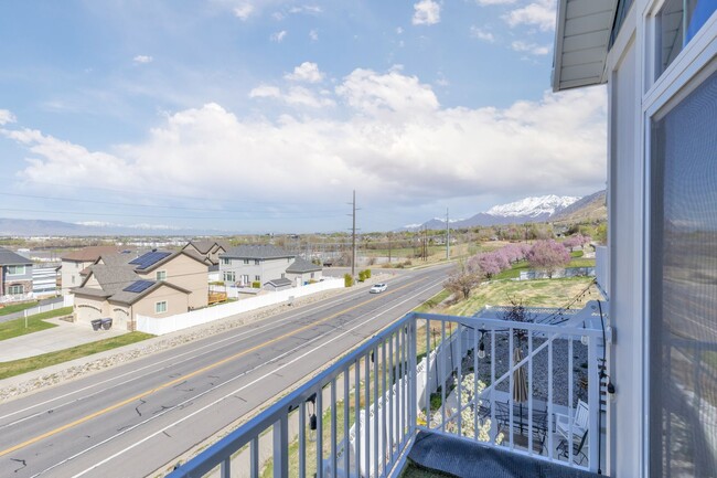 Building Photo - **Charming Home in Provo, UT 84401 – Avail...