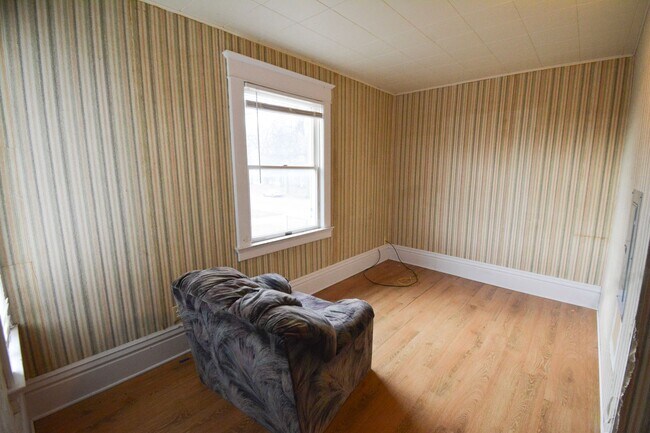 Building Photo - 209 S Pearl St