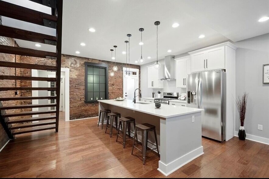 Kitchen - 1721 Sarah St