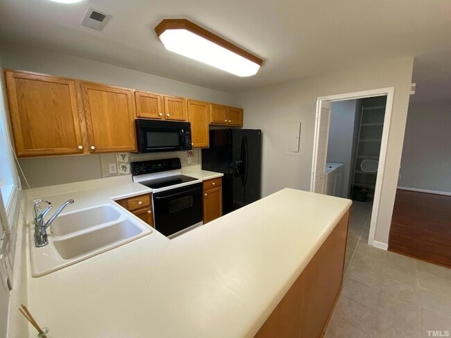 Building Photo - 2413 Wellington Ridge Loop