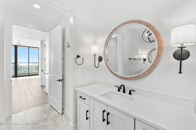 Building Photo - 225 Strand Dr