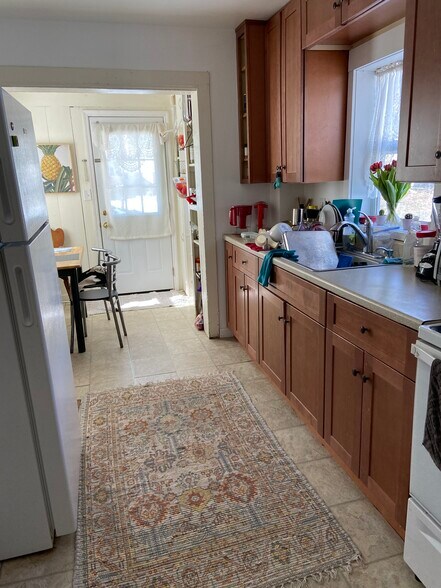 Building Photo - 35 S Chestnut St