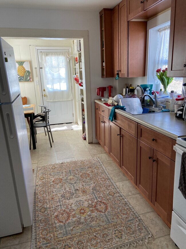 Building Photo - 35 S Chestnut St