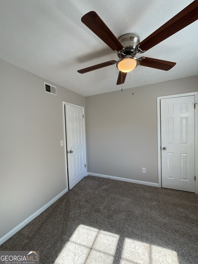 Building Photo - 2693 Seneca Trail NW