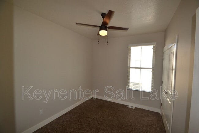 Building Photo - 11373 S Oakmond Rd