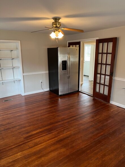 Building Photo - 735 Weverton Rd