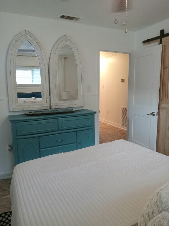 Building Photo - 1901 River Oaks Dr