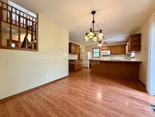 Building Photo - 3696 Senna Dr NE
