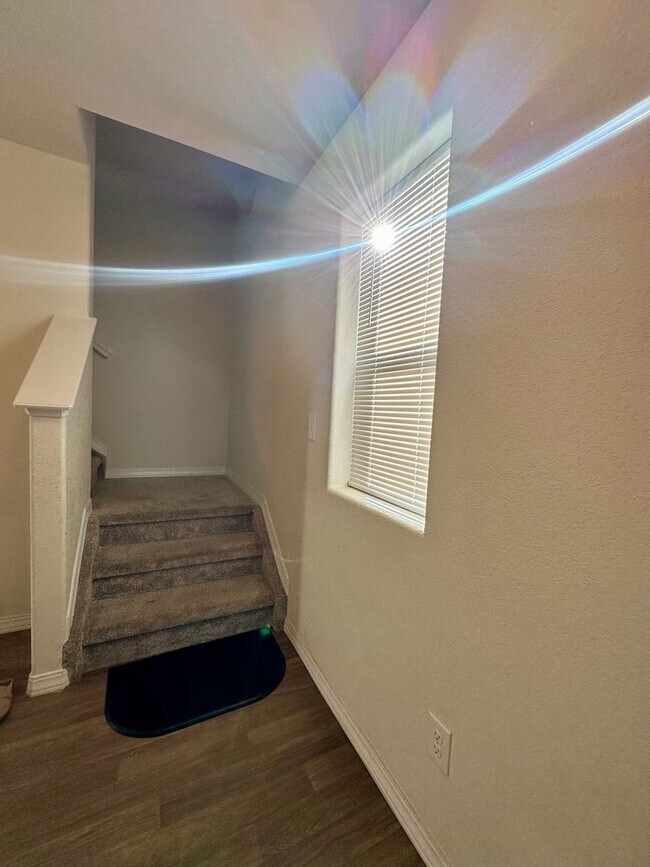 Building Photo - 5253 Painted Sky View