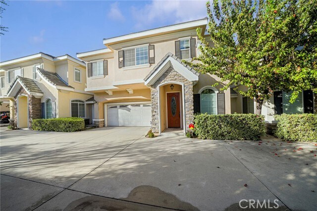 Building Photo - 527 S 5th Ave