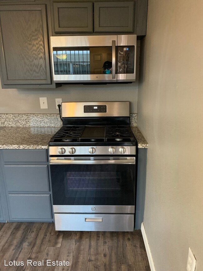 Building Photo - 2 br, 1 bath House - 2323 N 39th Ave.