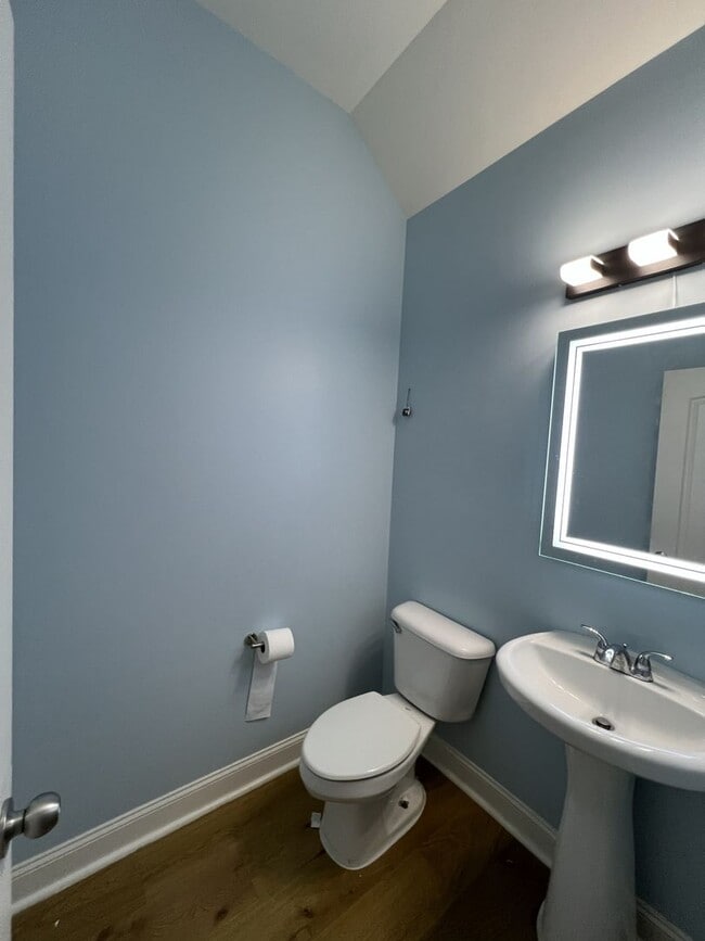 Building Photo - Beautiful 3BR/2.5BA Home in the Ballantyne Area; Great Schools!; Lawn Maintenance Covered