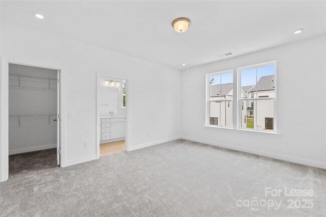 Building Photo - 5018 Layman Dr