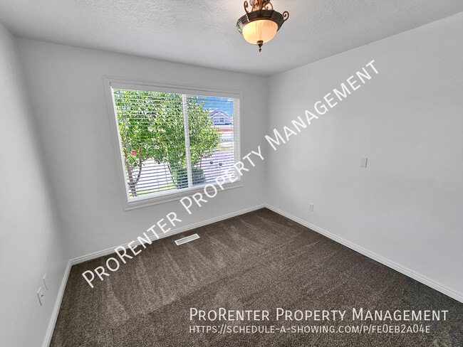 Building Photo - 2274 N 10 W