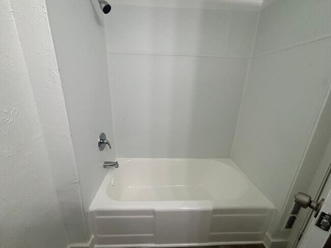 Building Photo - 86th,W.3285