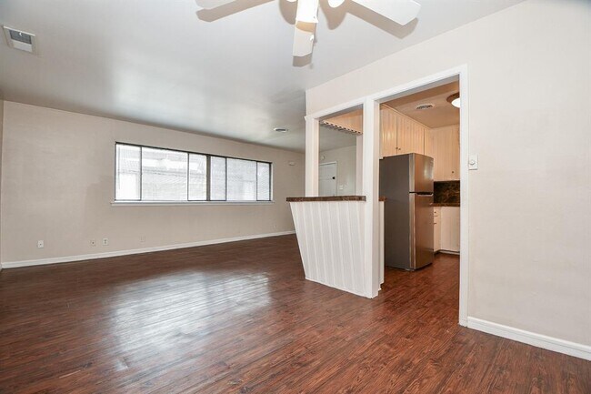 Primary Photo - 4725 1/2 Merwin St