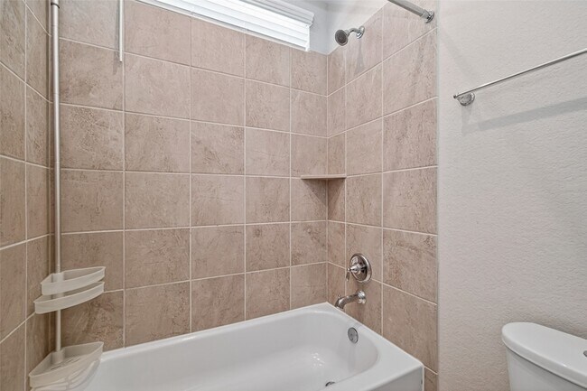 Building Photo - 3103 Little Gem Ln