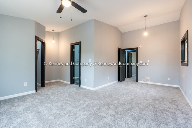 Building Photo - 1421 Querida Dr