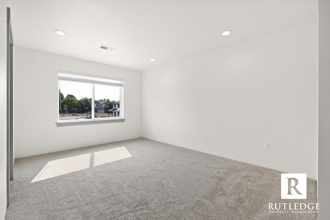 Building Photo - 153 Bailee Way