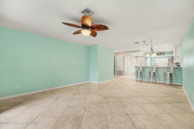 Building Photo - 290 Paradise Blvd