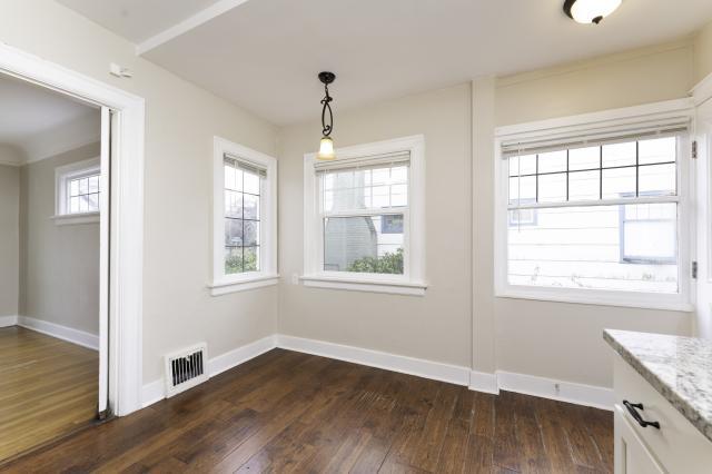 Building Photo - 4 bedroom in Seattle WA 98103