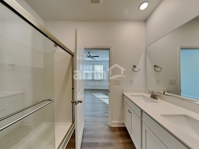 Building Photo - 3517 Jefferson Cor Ln