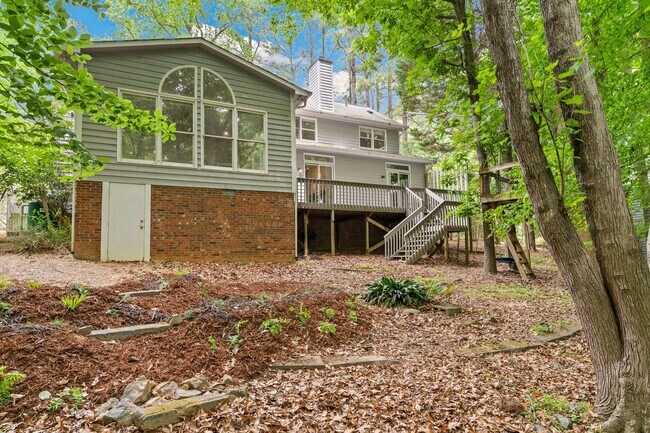 Building Photo - Bolin Creek 4 Bedroom House with Fabulous Forest Views Available May 15!