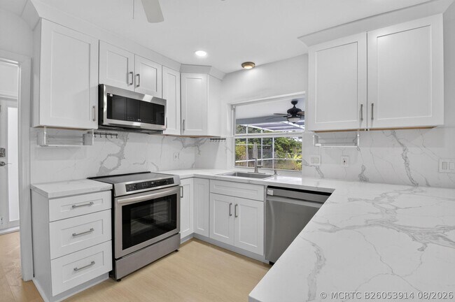 Building Photo - 1301 SW 8th St