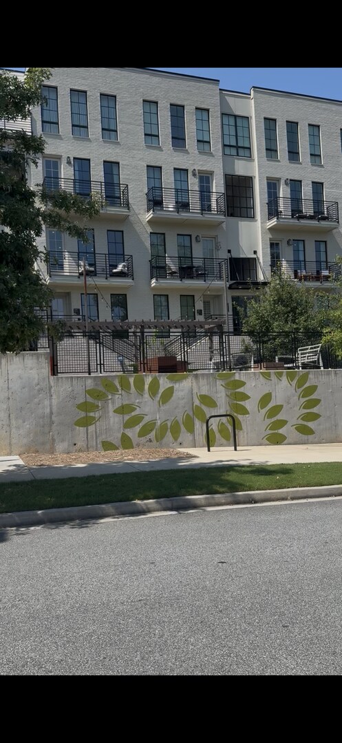 Building Photo - 1291 Longreen Ter NW