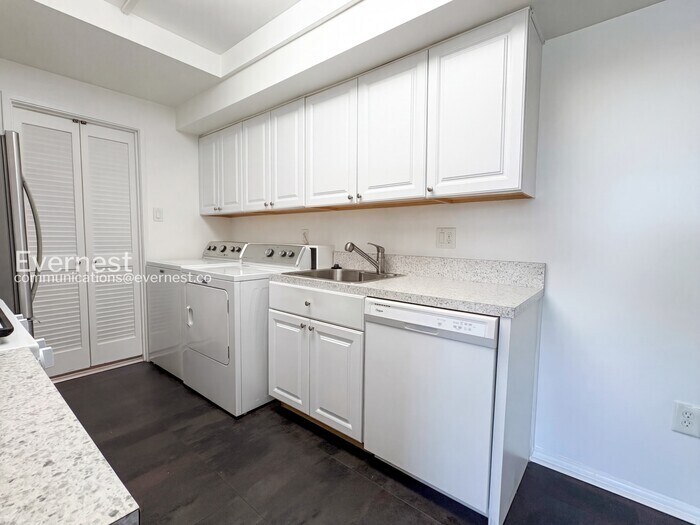 Building Photo - 10202 Prince Pl