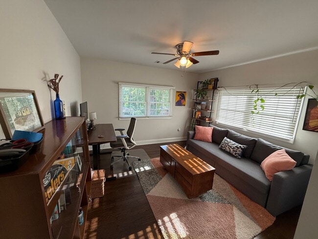 Building Photo - 1594 Boulderwoods Dr SE