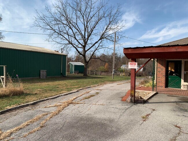 Building Photo - 5731 S Bearfield Rd