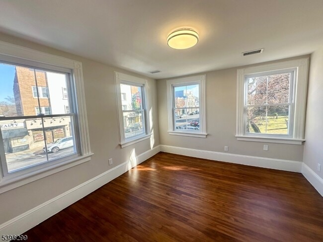 Building Photo - 328 Bloomfield Ave