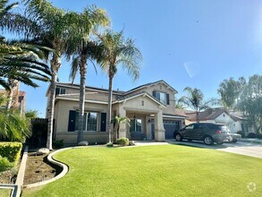 Building Photo - Beautiful single-family home with 6 Bedroo...