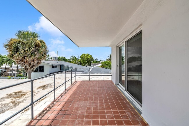 Building Photo - 2812 NE 27th St