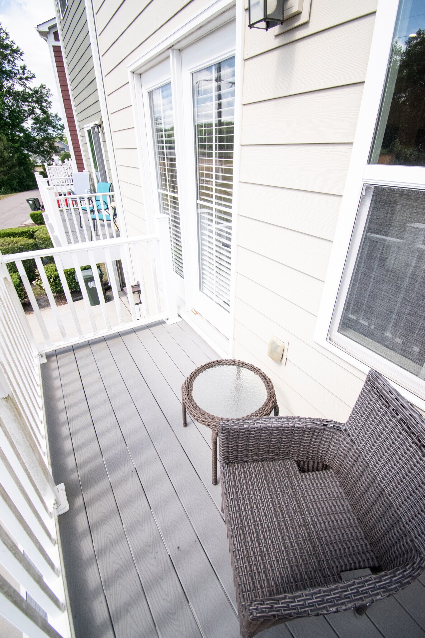 balcony - 914 Avast Way