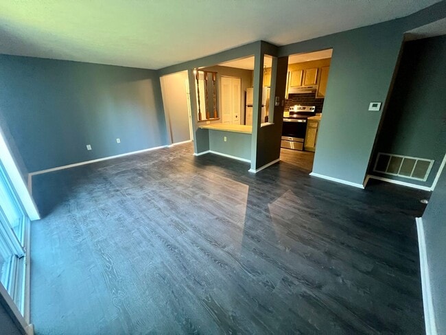 Building Photo - Newly Updated! - 2 Bedrooms 1 Bathroom - Hopewell Township