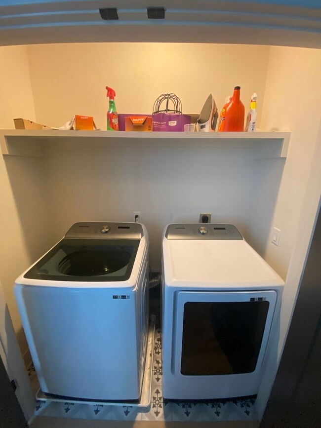 Building Photo - 6003 Pennsylvania Ave