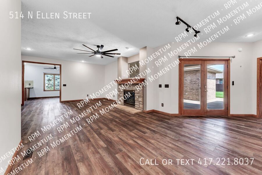 Building Photo - 514 N Ellen St