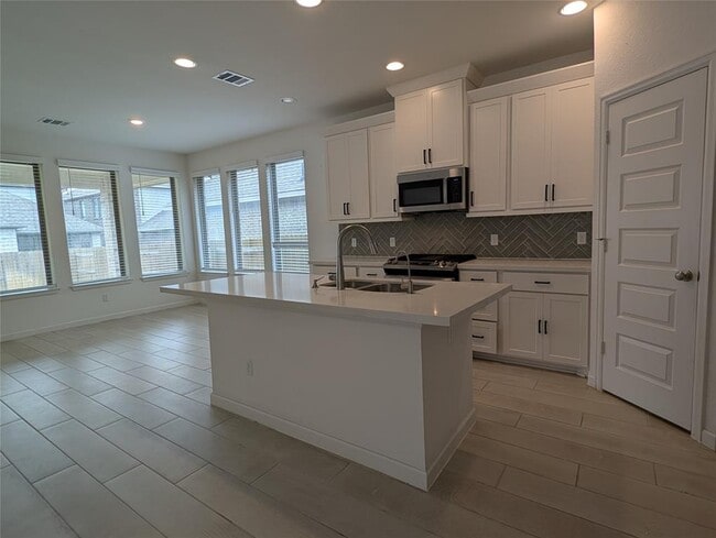 Building Photo - 2624 Franciscana Way