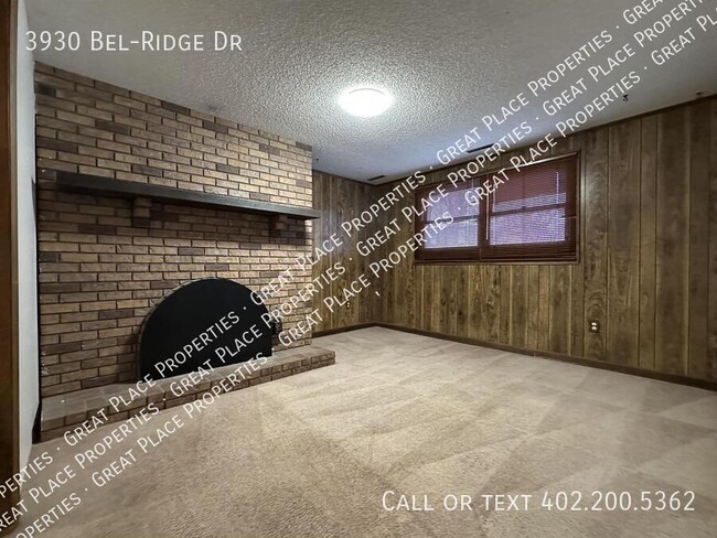 Building Photo - 3930 Bel-Ridge Dr