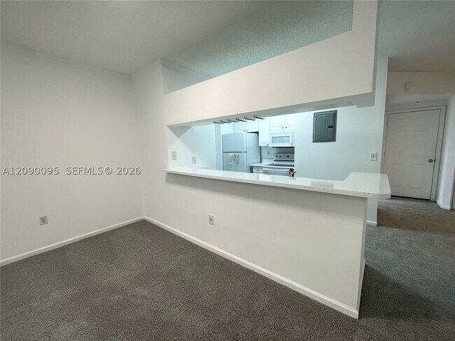 Building Photo - 17125 N Bay Rd