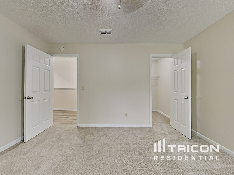 Building Photo - 9004 Derrickson Dr