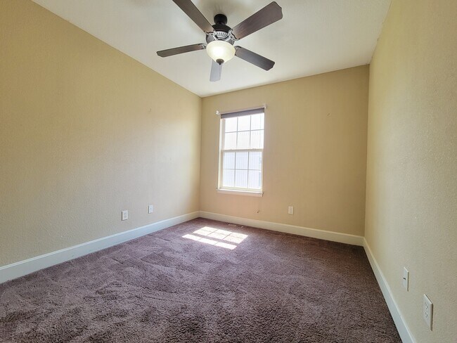 Building Photo - 12315 Fox Creek Dr