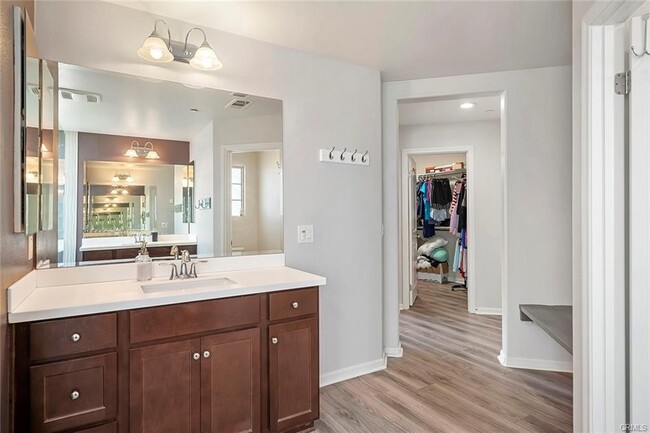 Building Photo - 36407 Yarrow Ct