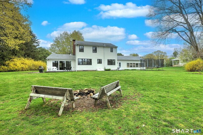 Building Photo - 79 Meadow Wood Rd