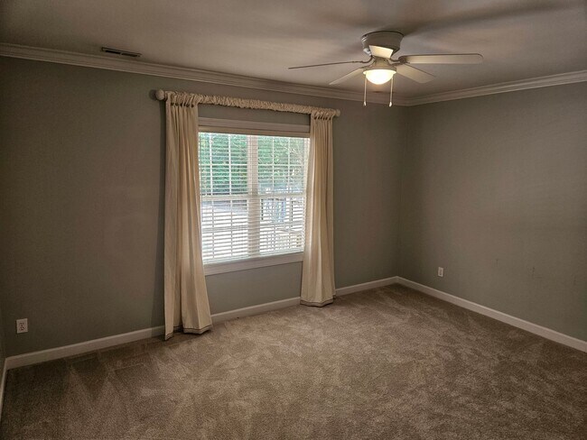 Building Photo - Fantastic 3br 2.5ba End Unit Townhome in North Raleigh! 1 Car Garage!