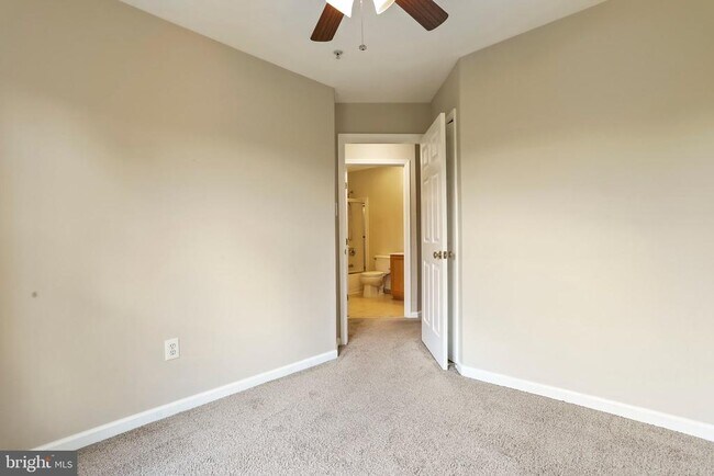 Building Photo - 8818 Papillon Dr