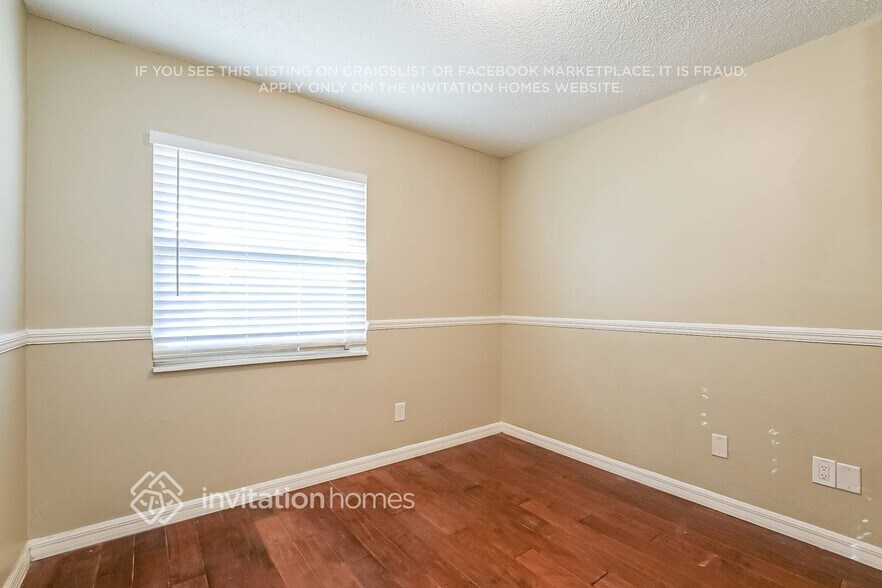 Building Photo - 9 N Aurora Dr